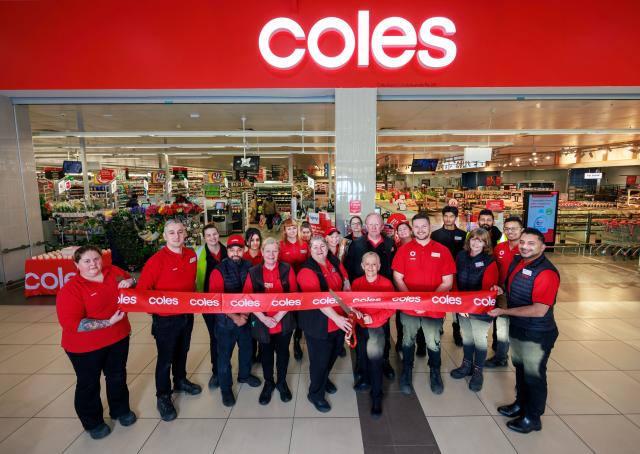 科尔斯庆祝新门店开业