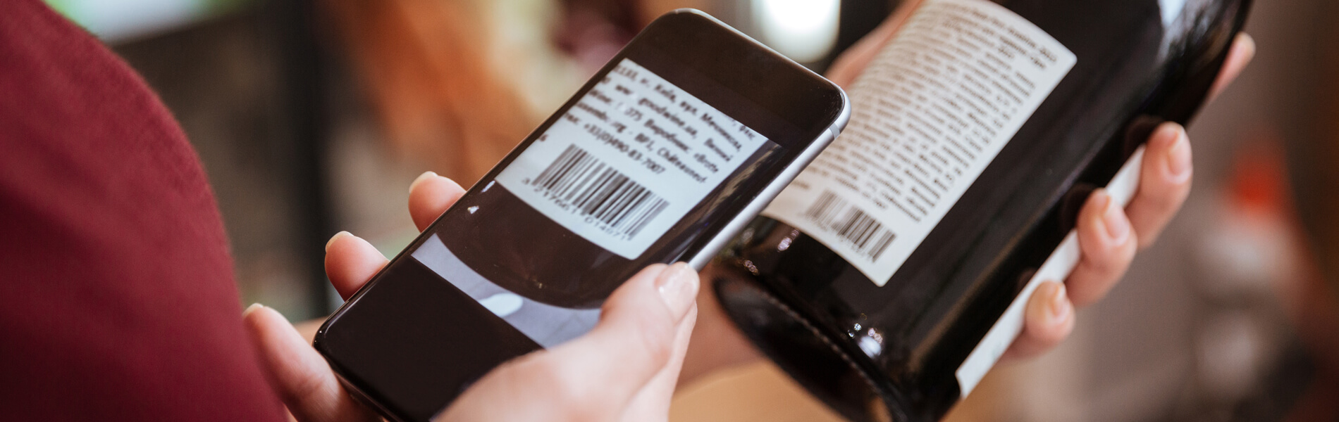 葡萄酒瓶条形码携带各种追踪信息，请扫描葡萄酒瓶条形码
